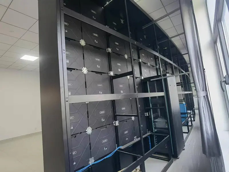 Curved LED Screen Mobile Cabinet Curved LED Screen Mobile Cabinet
